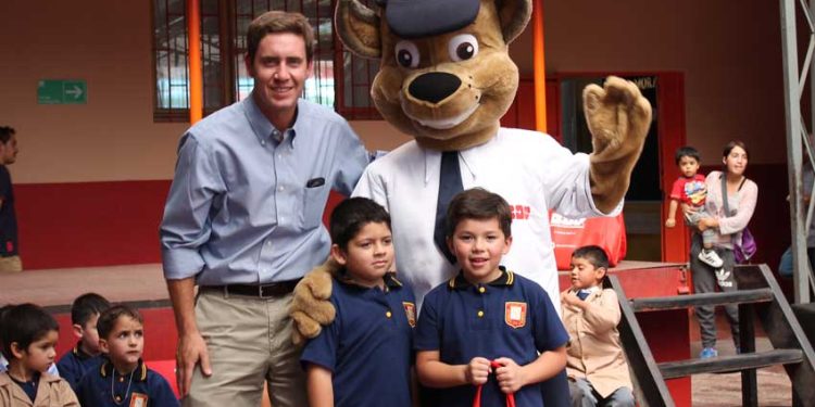 BSF REALIZA CAMPAÑA “MI PRIMER ESTUCHE” EN COLEGIO DE PUDAHUEL