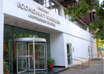 UEJECUTIVOS DICTA PROGRAMAS A LA VANGUARDIA EN EL ÁREA DE OPERACIONES, CADENA DE SUMINISTRO Y LOGÍSTICA