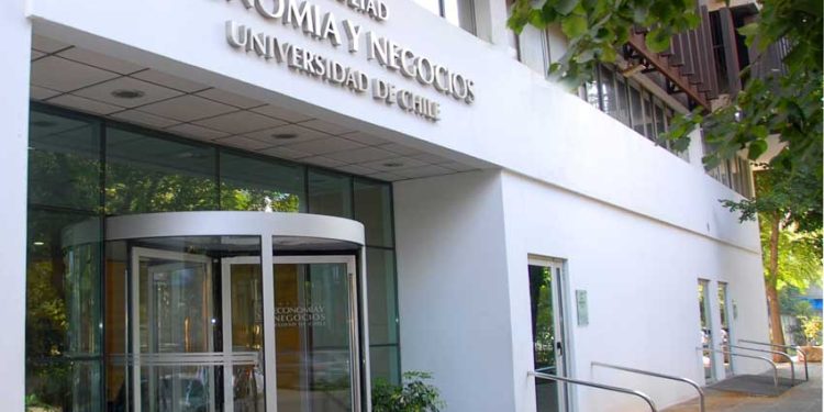 UEJECUTIVOS DICTA PROGRAMAS A LA VANGUARDIA EN EL ÁREA DE OPERACIONES, CADENA DE SUMINISTRO Y LOGÍSTICA