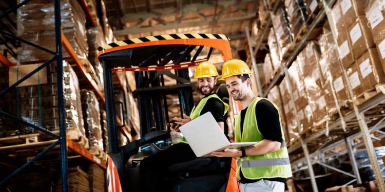 DESAFÍOS PARA EL PROFESIONAL QUE TRABAJA EN EL ÁREA DE LOGÍSTICA Y OPERACIONES