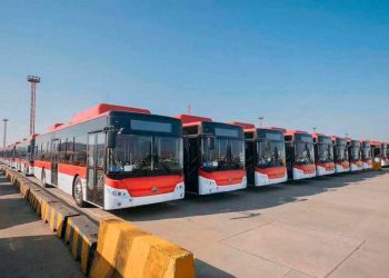 IAN TAYLOR AGENCIA A M/N TORTUGAS DE EUKOR TRAJO BUSES ELÉCTRICOS PARA TRANSANTIAGO