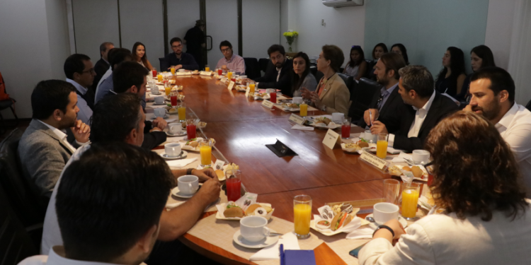 MINISTRA DE TRANSPORTES Y TELECOMUNICACIONES SE REÚNE CON EMPRESAS PARA CONVERSAR SOBRE LOS DESAFÍOS LOGÍSTICOS DE LA «ÚLTIMA MILLA»