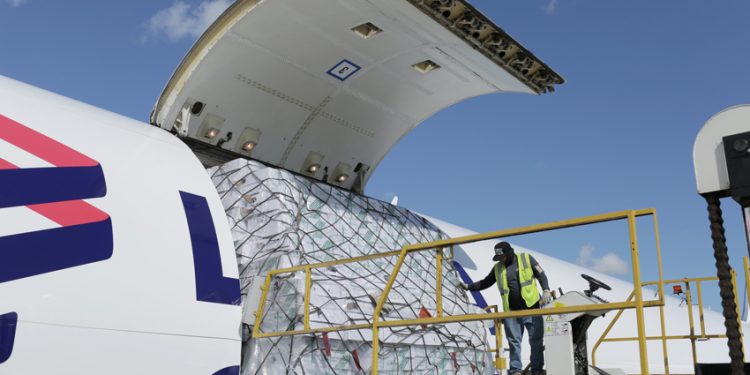 LATAM CARGO MODIFICA SU ITINERARIO PARA OFRECER MAYOR CAPACIDAD