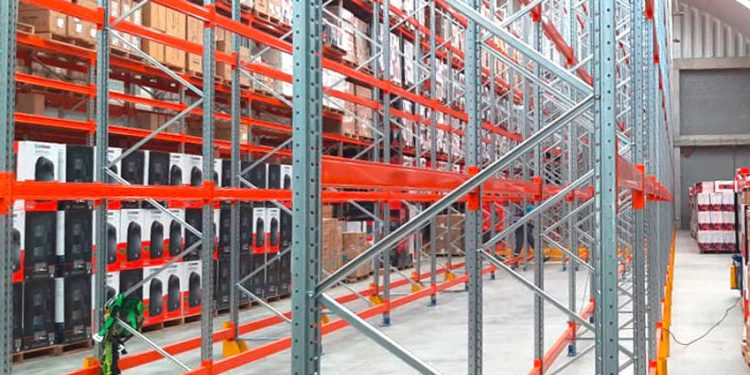 AR RACKING EQUIPA LA BODEGA DE STEREN CON RACK SELECTIVO PARA PALLETS Y ZONA DE PICKING