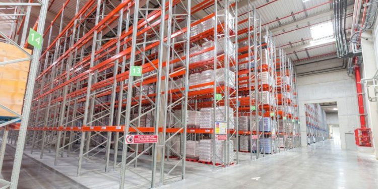 AR RACKING EQUIPA EL NUEVO CENTRO LOGÍSTICO DE DOSSIN ENTREPÔTS (CAPACIDAD DE ALMACENAMIENTO = 66.000 PALETAS)