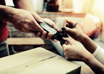 ÚLTIMA MILLA: LOS DESAFÍOS DE UNA OPERACIÓN VITAL