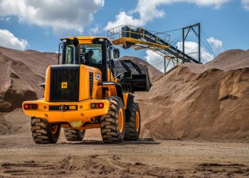 NUEVOS CARGADORES FRONTALES DE JCB: BAJO COSTO OPERACIONAL Y ALTA EFICIENCIA
