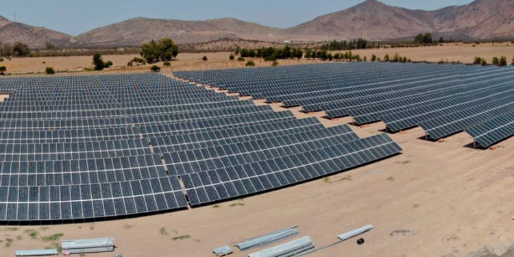DANCO INAUGURA PROYECTO FOTOVOLTAICO Y REALIZA CAMPAÑA CON TECHO PARA CHILE