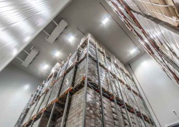 LA ILUMINACION LED INTELIGENTE REDUCE LA HUELLA DE CARBONO DE LAS EMPRESAS LOGÍSTICAS