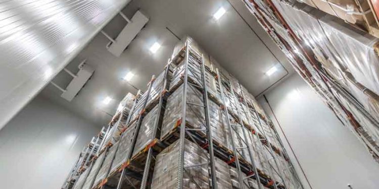 LA ILUMINACION LED INTELIGENTE REDUCE LA HUELLA DE CARBONO DE LAS EMPRESAS LOGÍSTICAS