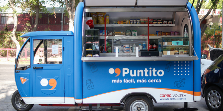 PUNTITO, EL PRIMER ALMACÉN MÓVIL 100% ELÉCTRICO DEL PAÍS RECORRE LAS CALLES DE ÑUÑOA