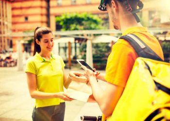 E-COMMERCE. ¿CÓMO SE RESPONDE A LAS EXIGENCIAS DEL CONSUMIDOR FINAL?