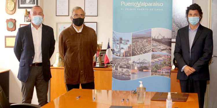 PUERTO VALPARAÍSO FIRMA ACUERDO CON PORTUARIOS EVENTUALES POR LA LICITACIÓN DEL ESPIGÓN