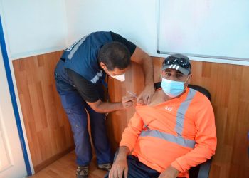 INICIÓ PROCESO DE VACUNACIÓN COVID-19 PARA TRABAJADORES Y TRABAJADORAS DE PUERTO ANTOFAGASTA