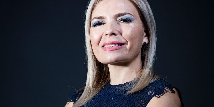 CLÚSTER DE ENERGÍA DEL COMITÉ CORFO ANTOFAGASTA INCORPORÓ A NUEVA GERENTA