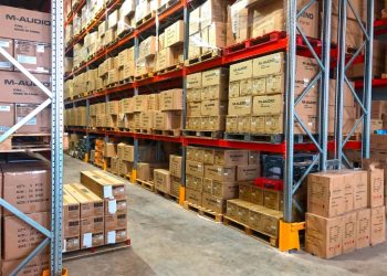 AR RACKING EQUIPA LA BODEGA DE MERCURY MUSIC EN TIEMPO RÉCORD