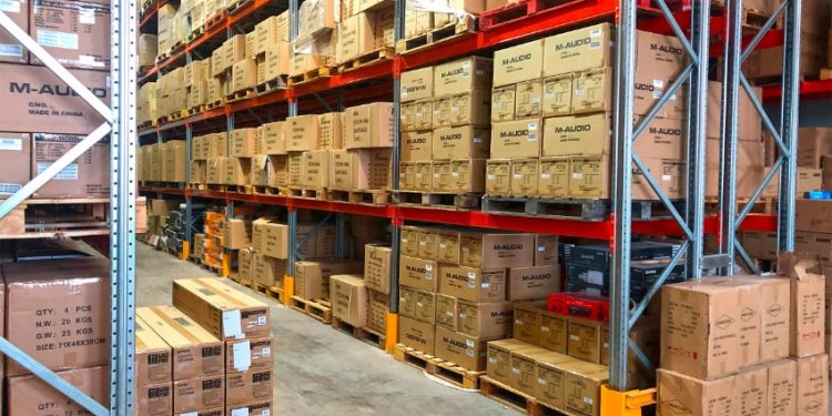 AR RACKING EQUIPA LA BODEGA DE MERCURY MUSIC EN TIEMPO RÉCORD