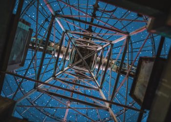 EL DILEMA DE LAS TELCO CHILENAS CON EL 5G: INVERSIÓN VS. RENTABILIDAD