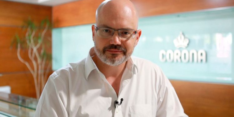 DE MULTITIENDA A TIENDA ESPECIALIZADA: CORONA SE ENFOCA EN EL DESARROLLO ONLINE DE LA MANO DE LA REESTRUCTURACIÓN Y LAS ALIANZAS