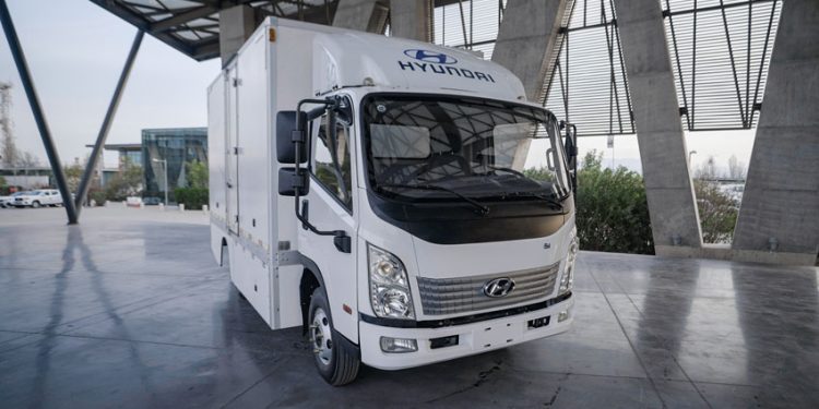 EL PRIMER CAMIÓN ELÉCTRICO DE HYUNDAI LLEGÓ A CHILE PARA SER PARTE DEL PLAN DE ELECTROLOGÍSTICA DEL GOBIERNO