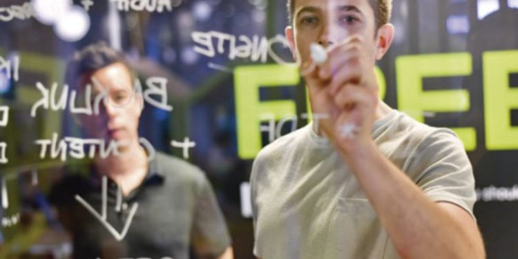 ¿CÓMO DESARROLLAR LA ESTRATEGIA DE MARKETING MÁS APROPIADA PARA TU NEGOCIO?