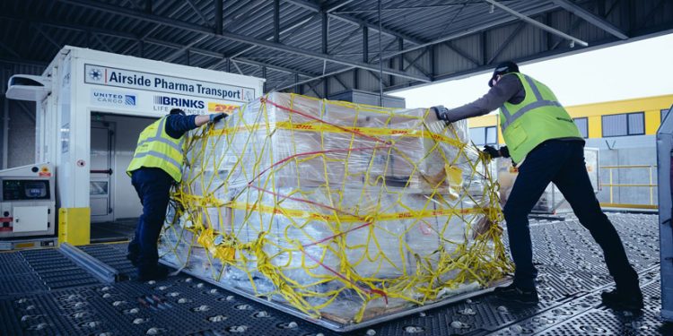 HITO CLAVE: DHL ENTREGA MIL MILLONES DE DOSIS DE VACUNA COVID-19