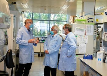 LA UNIVERSIDAD DE OXFORD Y ORACLE CLOUD SYSTEM AYUDAN A LOS INVESTIGADORES A IDENTIFICAR MÁS RÁPIDAMENTE LAS VARIANTES DE COVID-19