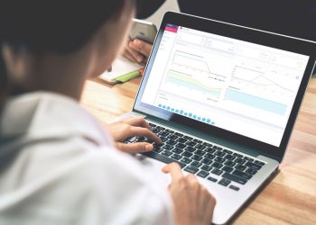 CÓMO PROPICIAR URGENTEMENTE MÁS ESPACIOS PARA MUJERES EN LA INDUSTRIA TECNOLÓGICA