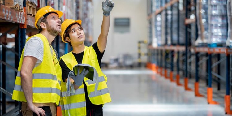 STG Y DUOCUC ENTREGAN CONOCIMIENTOS Y PRÁCTICAS PARA LA TEMPRANA INTEGRACIÓN LABORAL DE FUTUROS PROFESIONALES