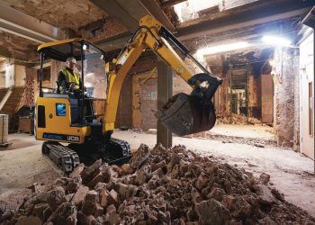 DE LA MANO DE DERCOMAQ: LLEGA A CHILE LA PRIMERA MINIEXCAVADORA COMPLETAMENTE ELÉCTRICA JCB