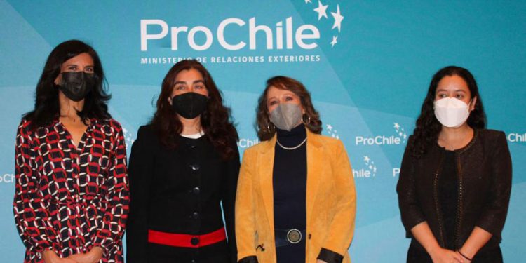 DIRECTORA GENERAL (S) DE PROCHILE Y MINISTRA DE MINERÍA ENCABEZAN RECEPCIÓN OFICIAL A LOS INVITADOS INTERNACIONALES A ENEXPRO PROVEEDORES MINEROS 2022