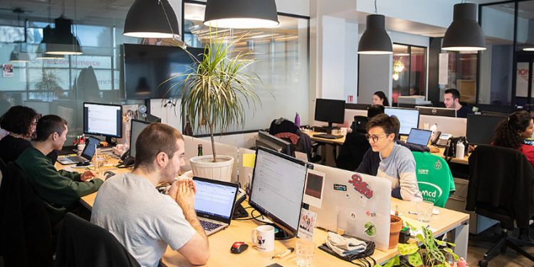 LA SITUACIÓN ECONÓMICA ACTUAL AFECTA DE FORMA NEGATIVA A UN 71% DE LAS TIENDAS ONLINE, SIENDO EN MÁS DE LA MITAD UNA DISMINUCIÓN DE SUS VENTAS