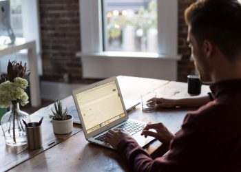 CÓMO MEJORAR LA EXPERIENCIA DEL CLIENTE DE LA MANO DEL ECOMMERCE COLABORATIVO