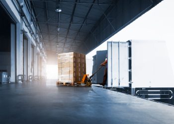 ¿CÓMO MEJORAR LA OPERACIÓN DE LOS CENTROS LOGÍSTICOS A TRAVÉS DE LA TECNOLOGÍA?