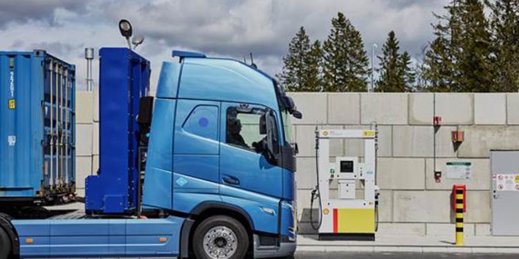 VOLVO PRESENTA EN EUROPA CAMIÓN DE CELDAS DE COMBUSTIBLE DE HIDRÓGENO CON CERO EMISIONES