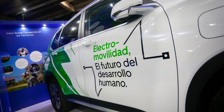 EXPERIENCIA E: DESTACAN A LAS TIERRAS RARAS COMO INSUMO CRUCIAL PARA EL AVANCE DE LA ELECTROMOVILIDAD