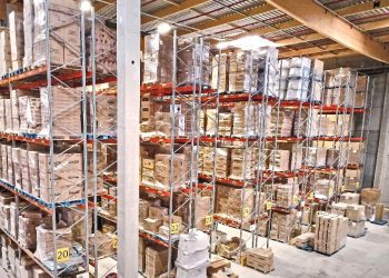 AR RACKING EQUIPA EL ESTRATÉGICO ALMACÉN DE IRIS OHYAMA EN FRANCIA