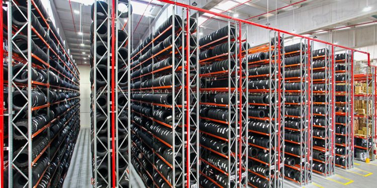 EMPRESA DE RECAMBIOS ALMACENA 10.000 NEUMÁTICOS CON RACKS DE AR RACKING