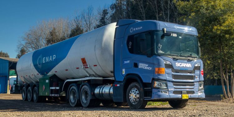 ENAP RECAMBIA FLOTA DE CAMIONES CON DIÉSEL A GAS NATURAL