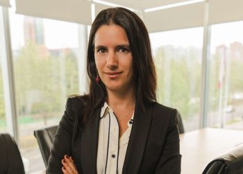 CÓMO LAS MUJERES SE INCORPORAN EN EL LIDERAZGO DEL ECOMMERCE