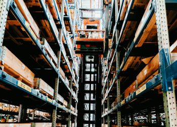 RECESIÓN Y RIESGOS. LA NECESIDAD DE AVANZAR EN LA IMPLEMENTACIÓN TECNOLÓGICA PARA SER MÁS EFICIENTES