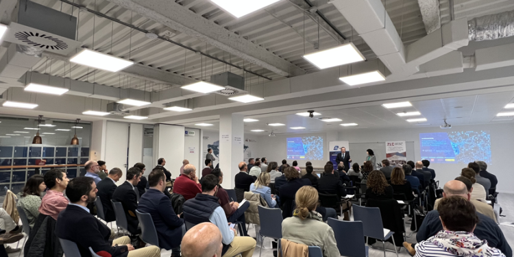 UN CENTENAR DE PROFESIONALES ABORDAN  LOS AVANCES EN IA Y ROBÓTICA EN LOGÍSTICA  EN ZARAGOZA LOGISTICS CENTER