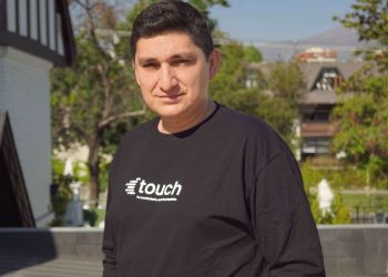 LA RECONFIGURACIÓN DE RECURSOS HUMANOS EN RETAIL FRENTE A LA DESACELERACIÓN DE LA INDUSTRIA