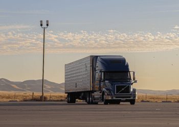 LUIS GUTIÉRREZ, INVESTIGADOR DEL CENTRO DE TRANSICIÓN ENERGÉTICA (CENTRA) UAI:  «LA ELECTROMOVILIDAD DEL TRANSPORTE PARTICULAR SIGUE SIENDO UN LUJO EN CHILE»