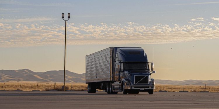 LUIS GUTIÉRREZ, INVESTIGADOR DEL CENTRO DE TRANSICIÓN ENERGÉTICA (CENTRA) UAI: «LA ELECTROMOVILIDAD DEL TRANSPORTE PARTICULAR SIGUE SIENDO UN LUJO EN CHILE»