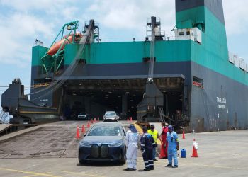 IAN TAYLOR AGENCIA NAVES EN ECUADOR QUE DESCARGAN MÁS DE 3 MIL UNIDADES DE VEHÍCULOS Y MAQUINARIAS DURANTE MARZO