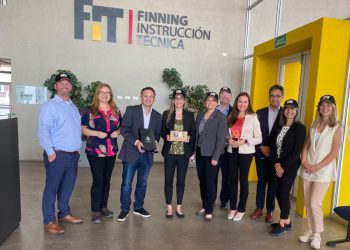 EMBAJADORA DE ESTADOS UNIDOS VISITA INSTALACIONES DE FINNING EN ANTOFAGASTA