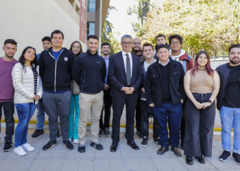 MINISTRO DE HACIENDA Y PRESIDENTE DE LA CPC ANALIZARON ACTUALIDAD ECONÓMICA EN LA U. ANDRÉS BELLO