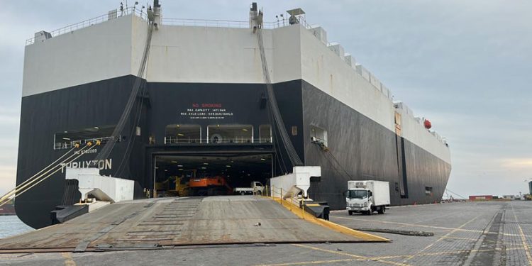 IAN TAYLOR AGENCIA NAVE QUE DESCARGA LA MAYOR CANTIDAD DE VEHÍCULOS EN SAN ANTONIO EN LO QUE VA DEL PRESENTE AÑO