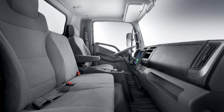 DERCOMAQ LANZA CAMIÓN MEDIANO Y ELÉCTRICO JAC N75 URBAN